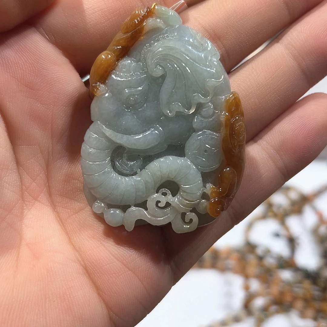 翡翠未镶嵌颈饰挂件