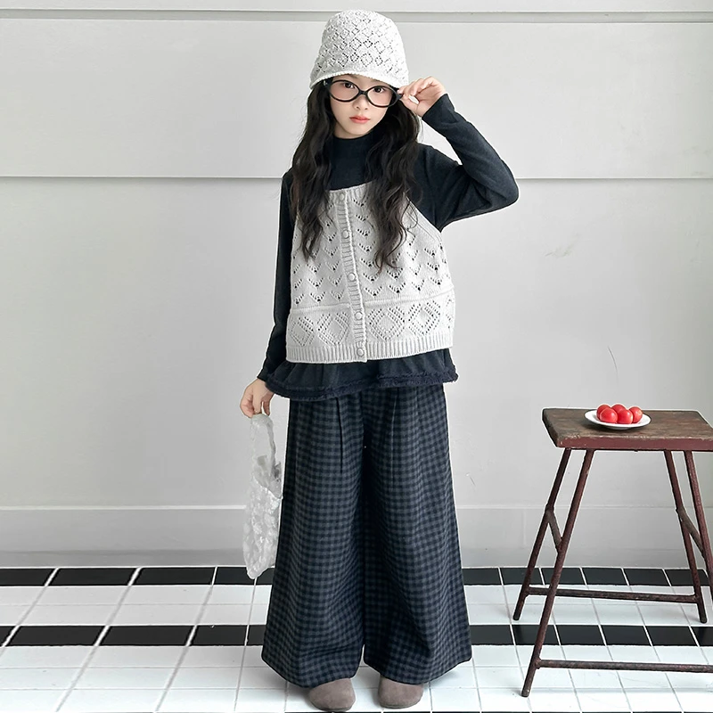 女童秋装三件套2025新款洋气中大儿童吊带毛衣格子裤休闲套装春秋