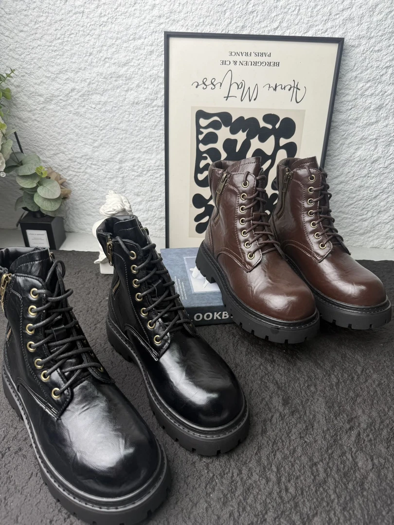 冬季马丁靴时尚潮流舒适休闲百搭英伦风女靴985-1