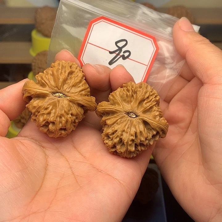 文玩核桃把件南疆石