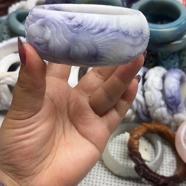 石英质玉手镯未镶嵌心*