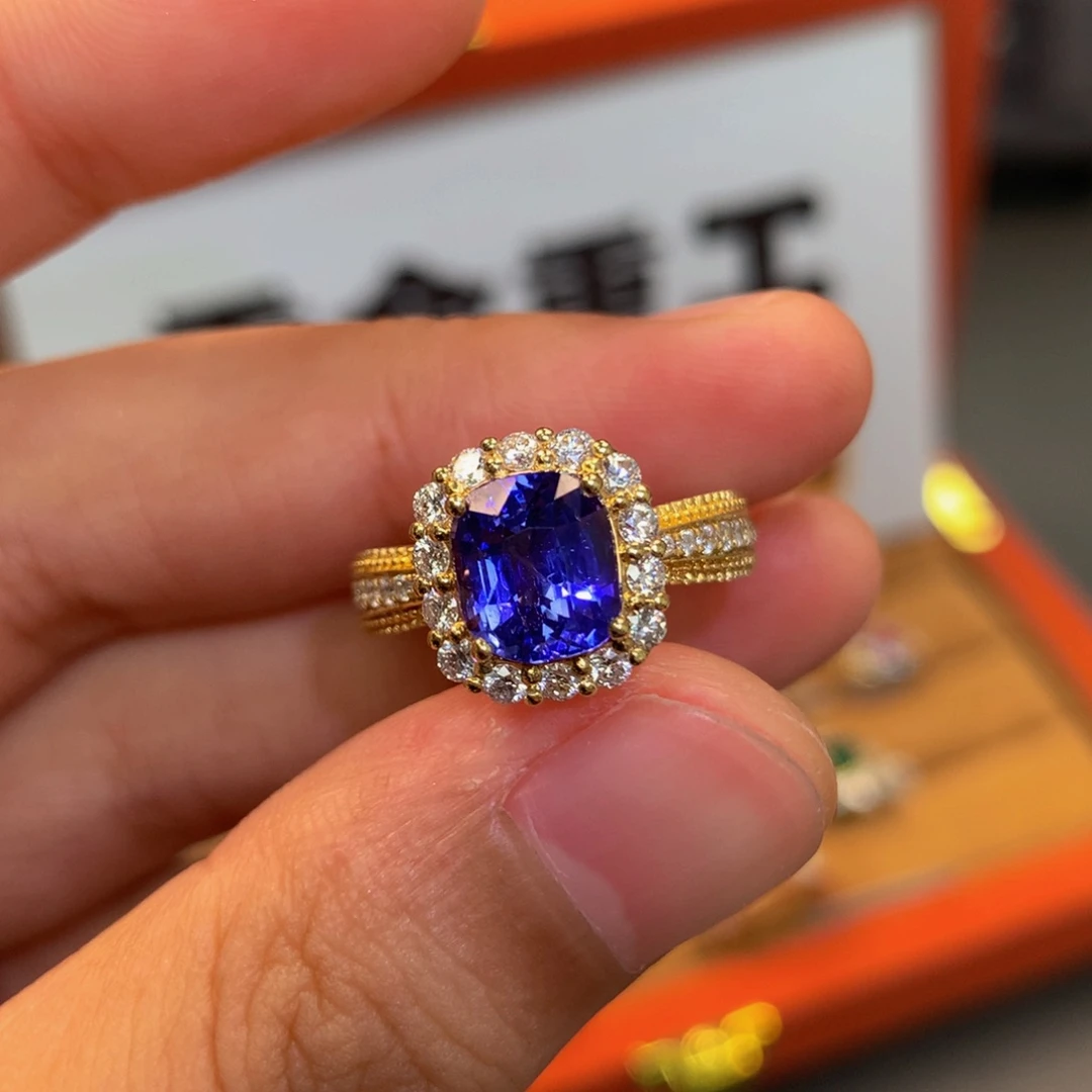 蓝宝石戒指18K金镶嵌3.03ctAIGS无烧矢车菊