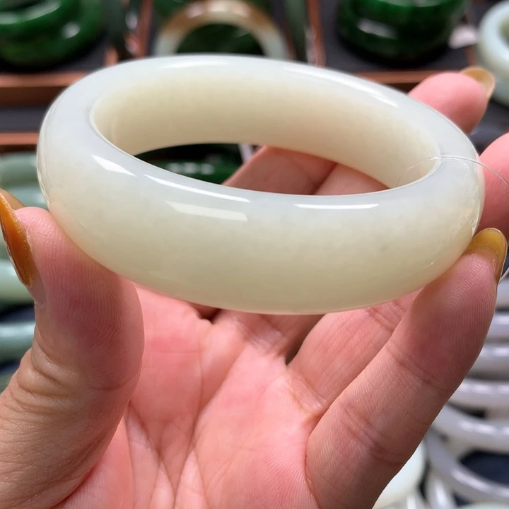 【闪购商品】未镶嵌手镯和田玉