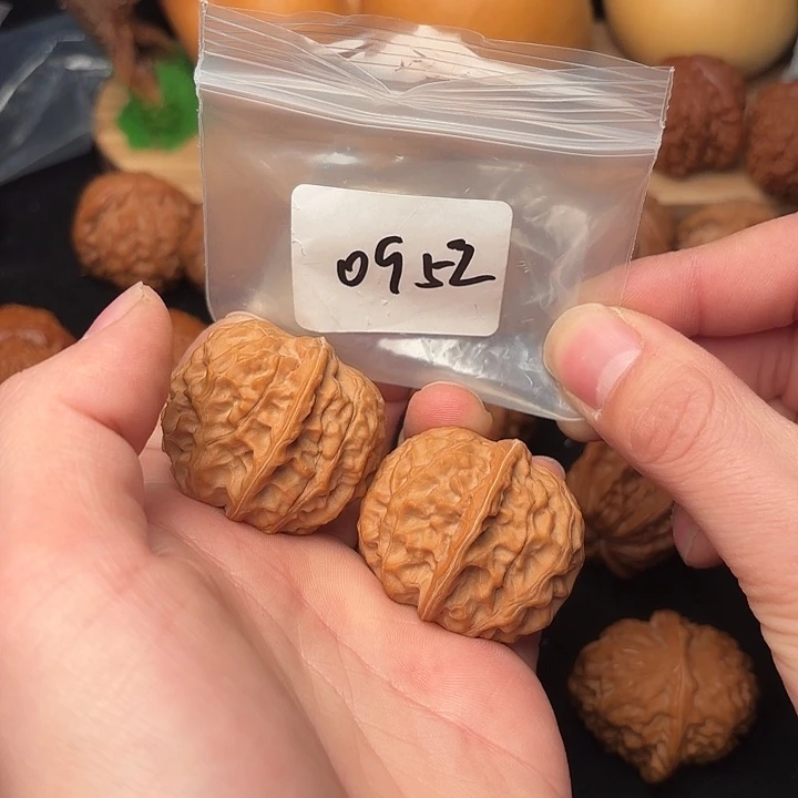 文玩核桃把件41 尺   黄松峪 0952