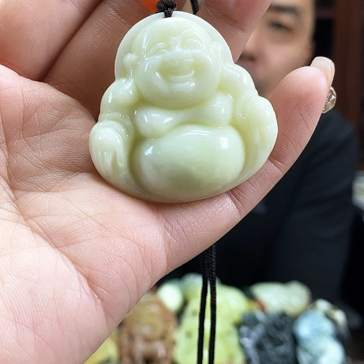 蛇纹石玉吊坠未镶嵌