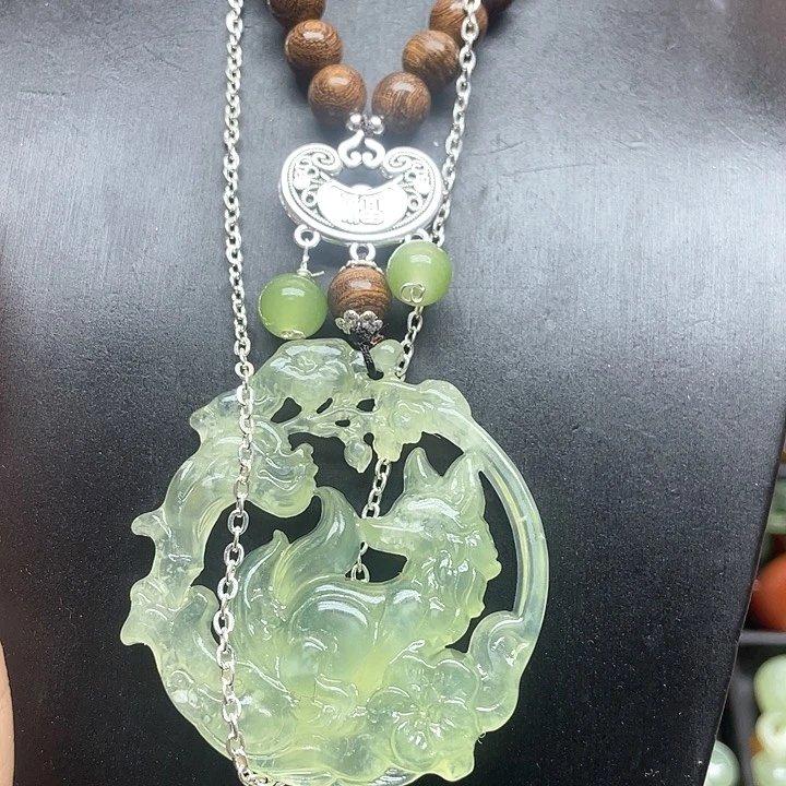 未镶嵌蛇纹石玉颈饰