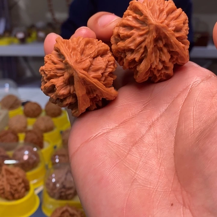 吊坠文玩核桃文玩核桃全品生命之源45～