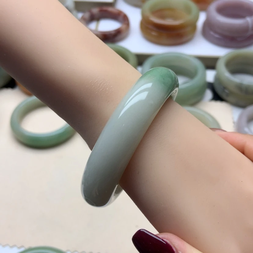 【闪购商品】未镶嵌手链石英岩玉w***以