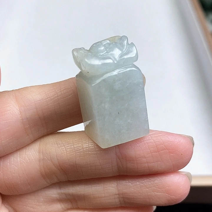 翡翠未镶嵌颈饰天然翡翠86