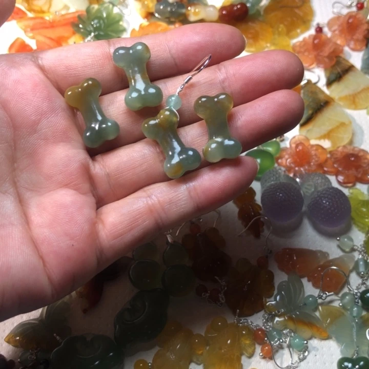 *****未镶嵌蛇纹石玉耳坠