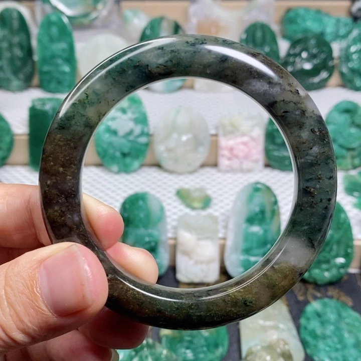 未镶嵌独山玉手镯