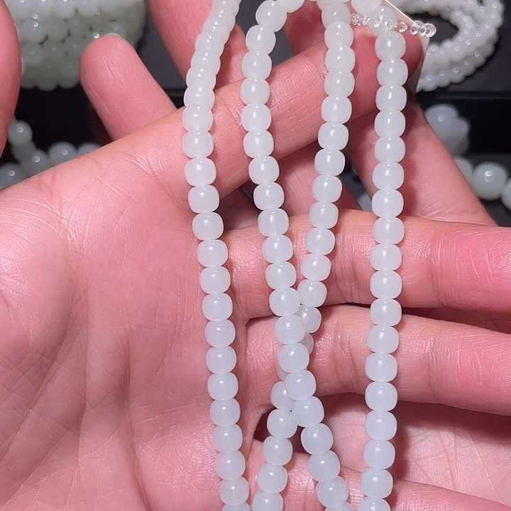 爱***倪和田玉未镶嵌颈饰