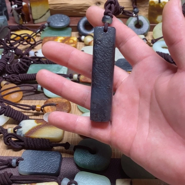 蛇纹石玉挂件未镶嵌逍*