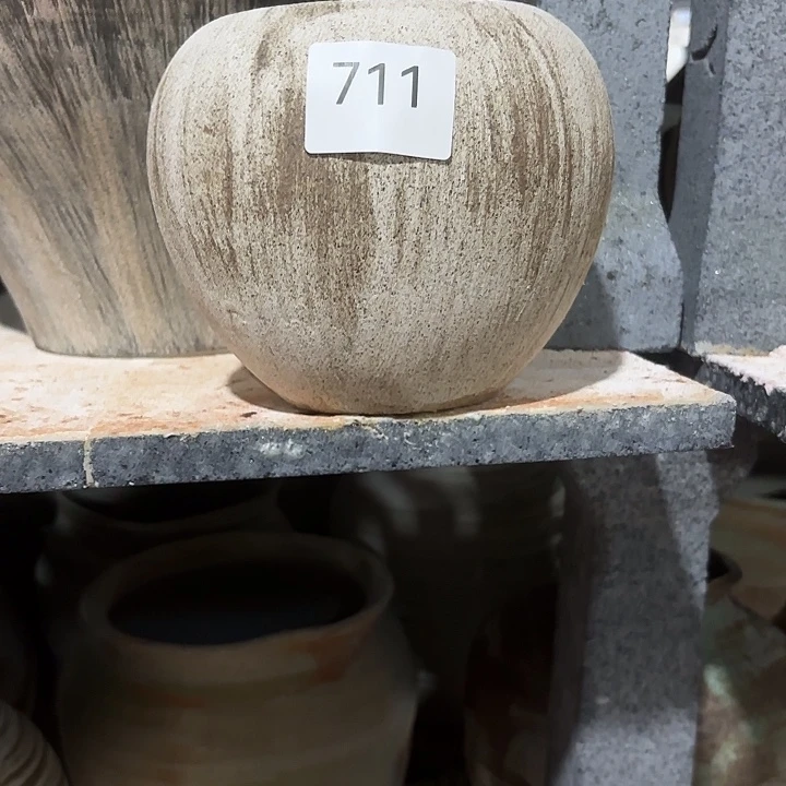 陶摆件高12，口9.5，有孔，711