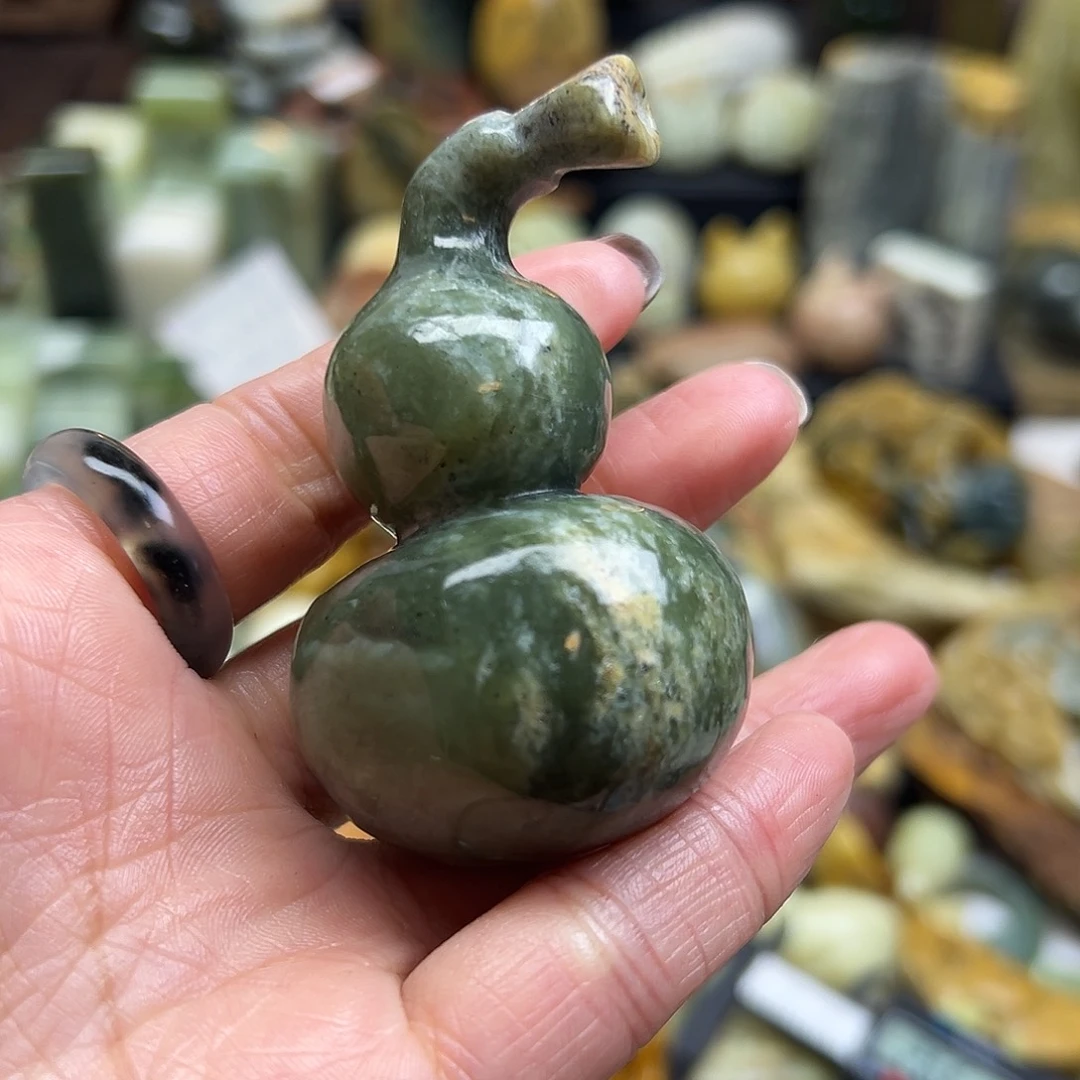 岫岩河磨玉（透闪石质玉）未镶嵌颈饰河磨玉葫芦串皮