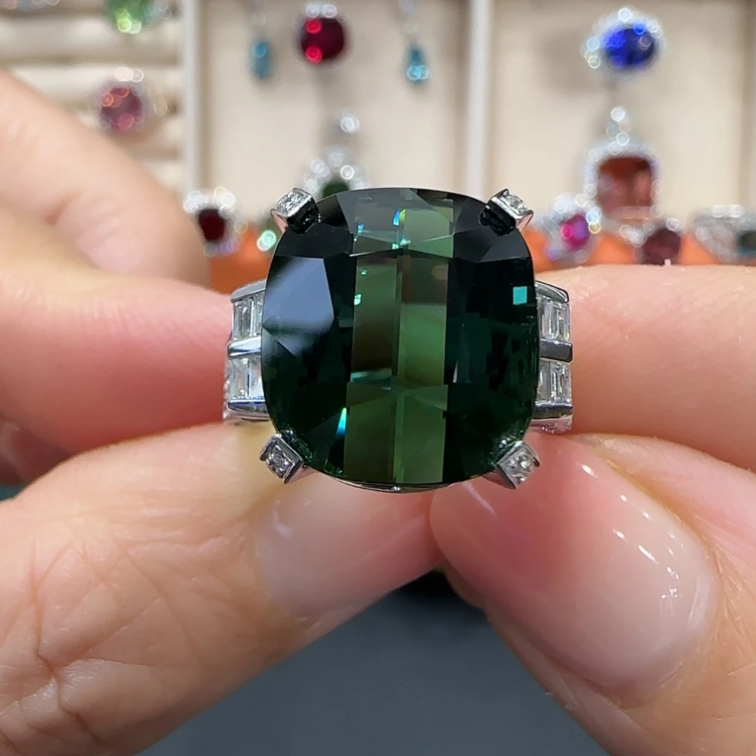 18K金镶嵌戒指碧玺12.75ct