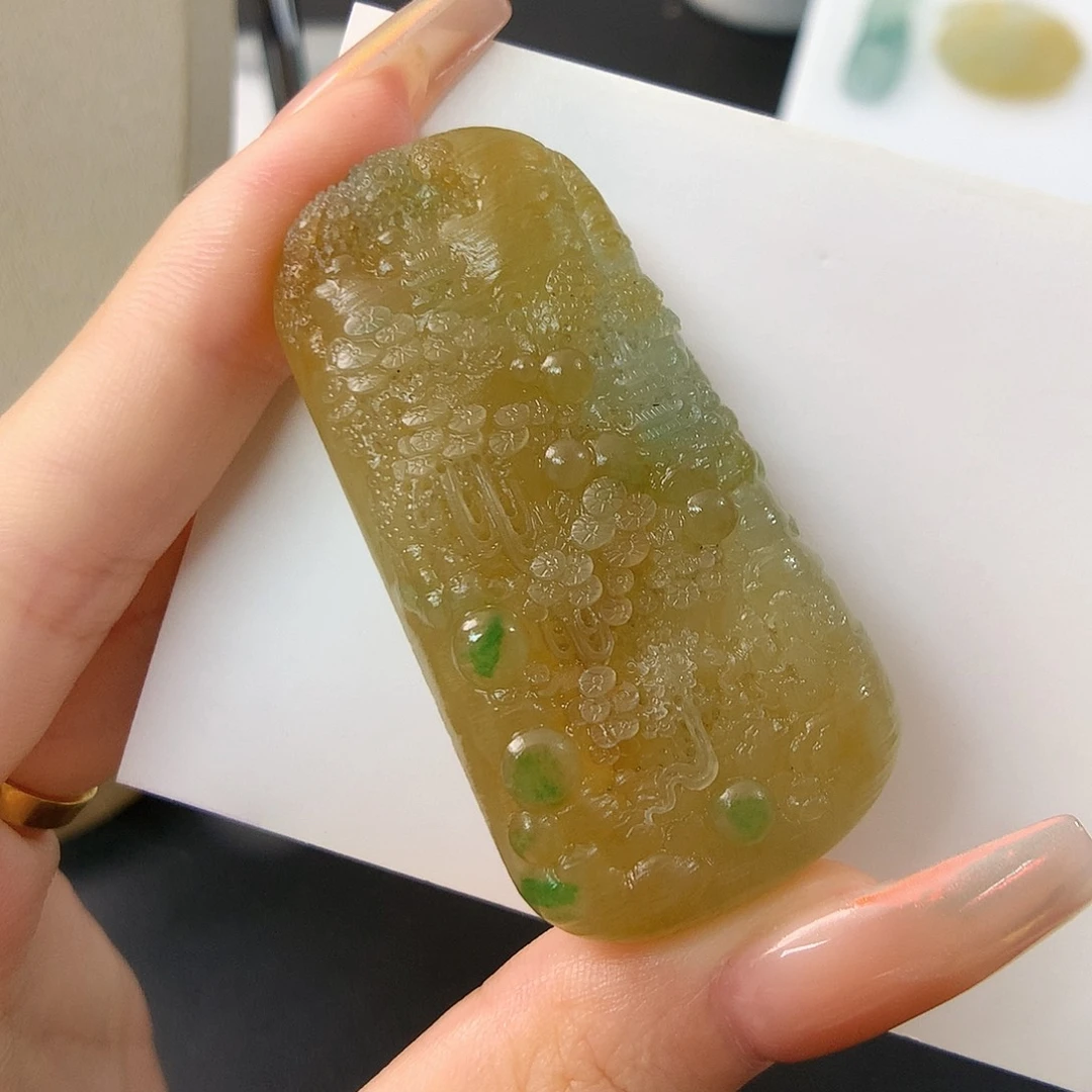 颈饰未镶嵌翡翠山水牌