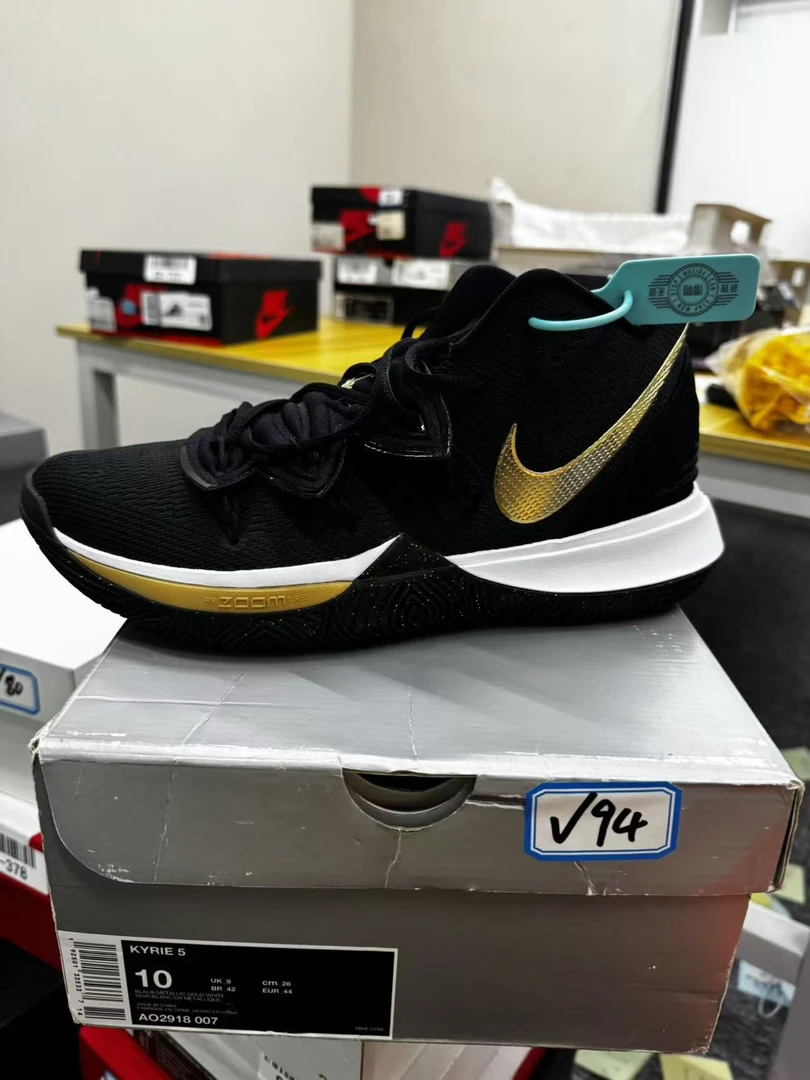 Nike KYRIE 5 44码 全新原盒 11月10 GUI