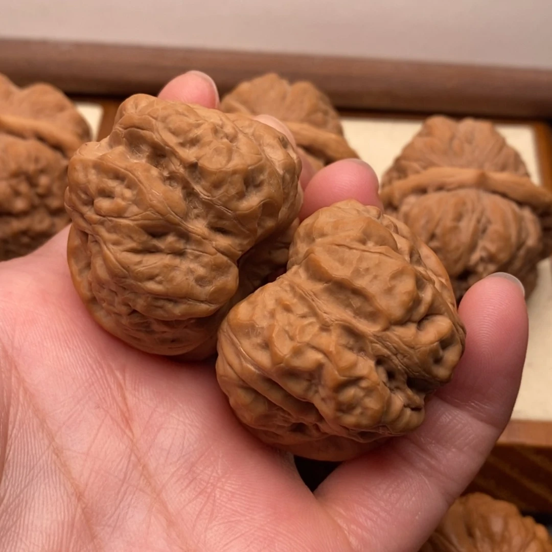 【闪购商品】把件文玩核桃边38左右