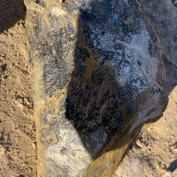 高***剑蛇纹石玉未镶嵌天然岫玉多样性发一