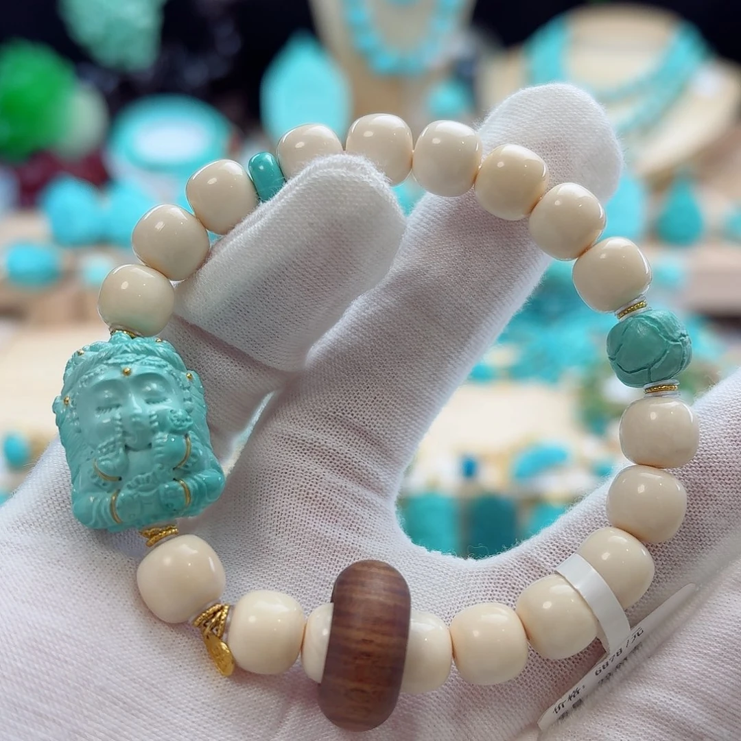 绿松石未镶嵌珠宝奇石