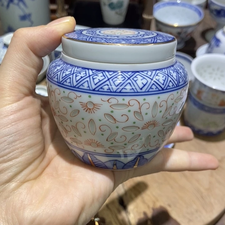 我***汤陶瓷艺术品的制作