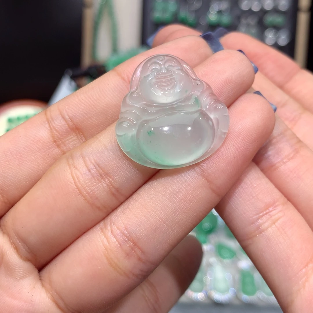 颈饰未镶嵌石英质玉（非洲翠）