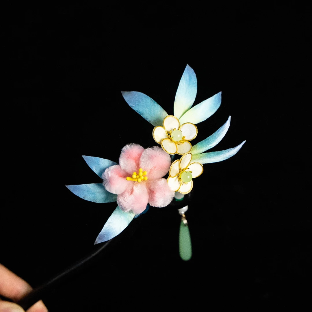 原创非遗绒花头饰黑檀木发簪胖绒汉服头饰可爱国风发饰粉胖绒