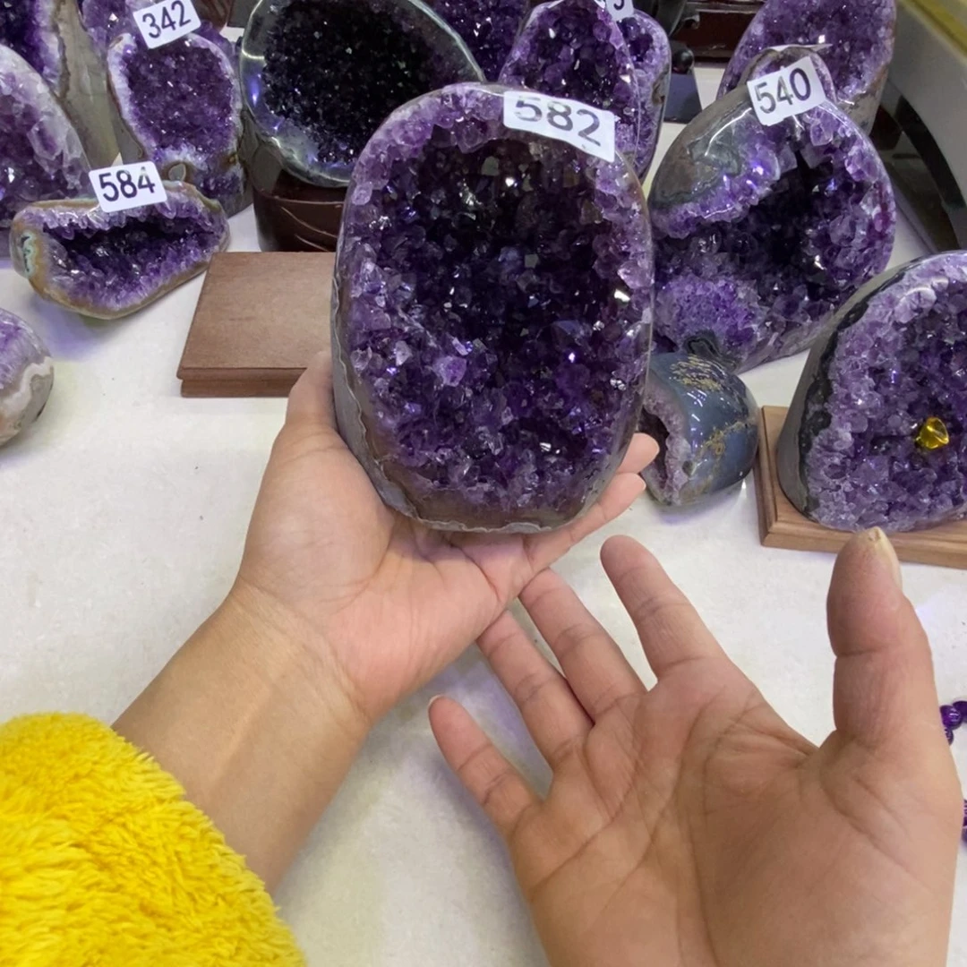 紫晶未镶嵌大型摆件（非配饰）