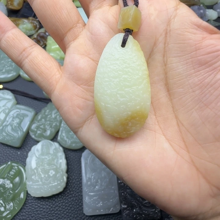 和田玉未镶嵌珠宝奇石