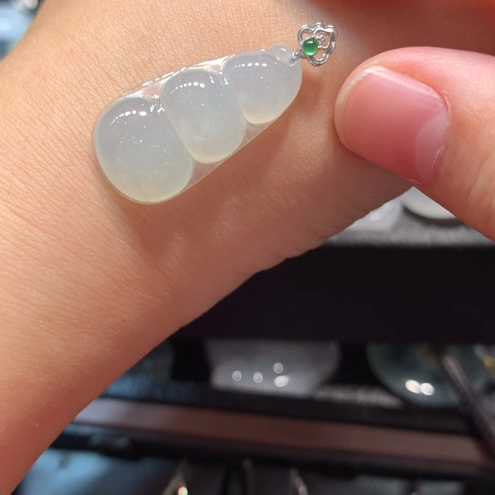 【闪购商品】颈饰18K金镶嵌翡翠翡翠