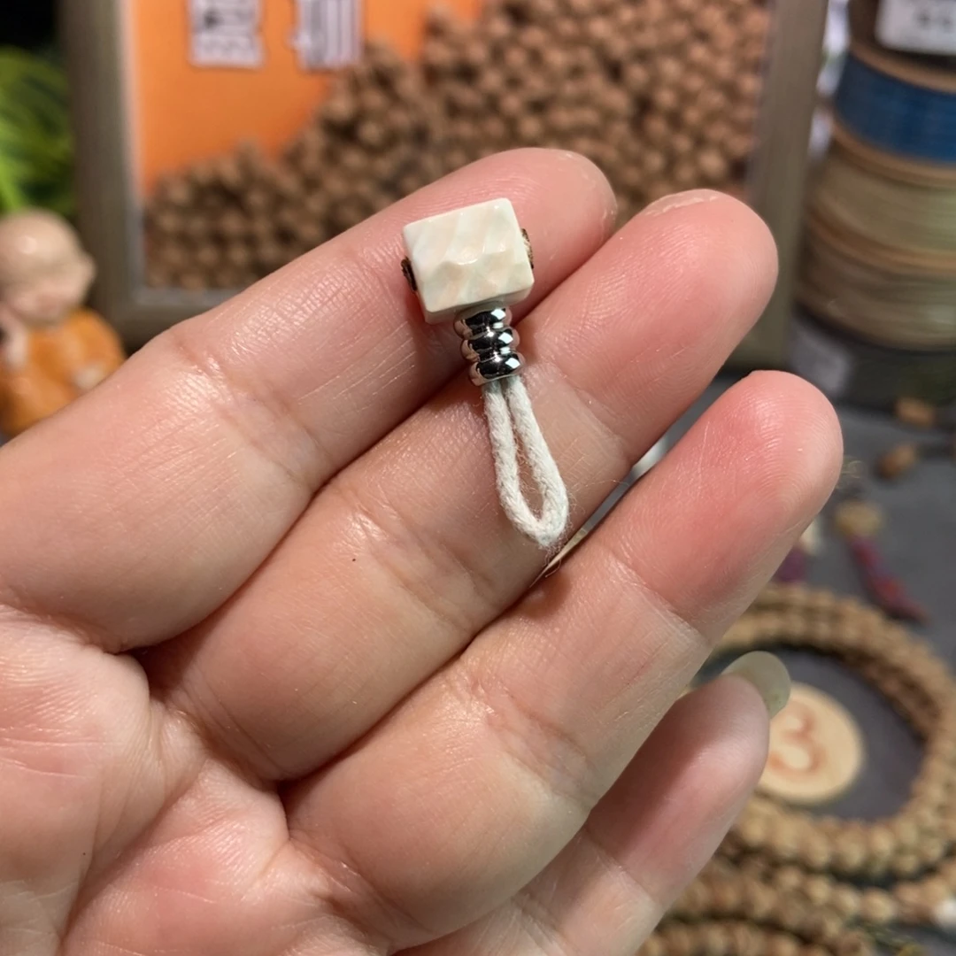 是***行吊坠柏香籽/百香籽