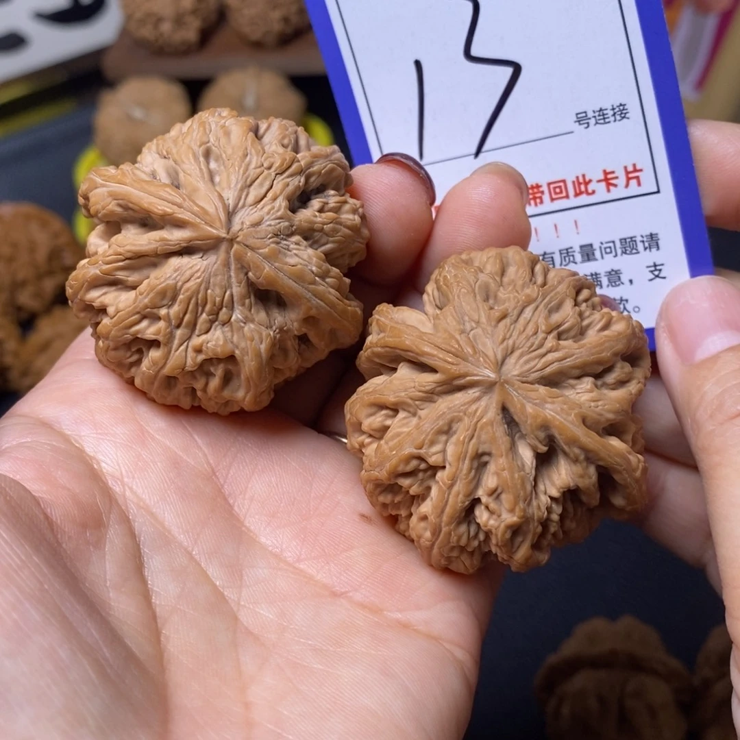 文玩核桃把件46粗筋13全