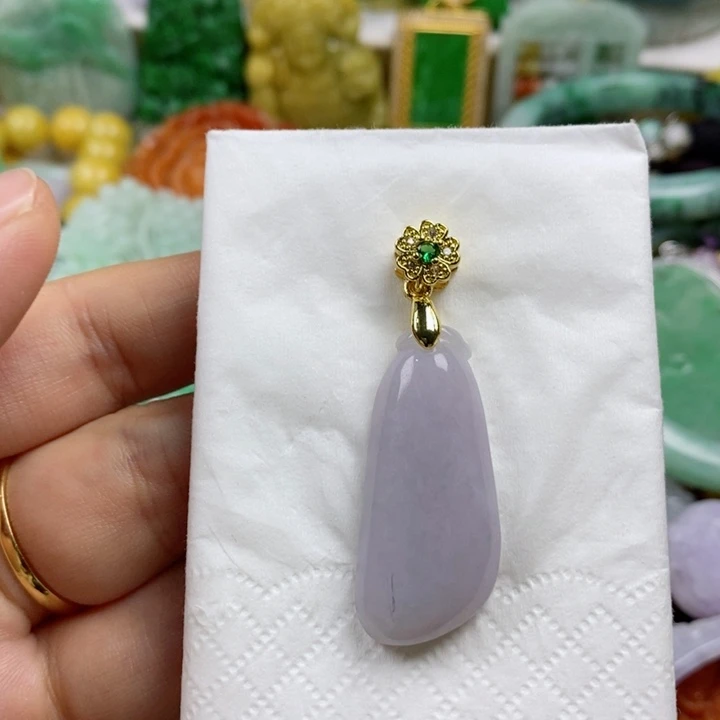 翡翠吊坠(赠链)未镶嵌