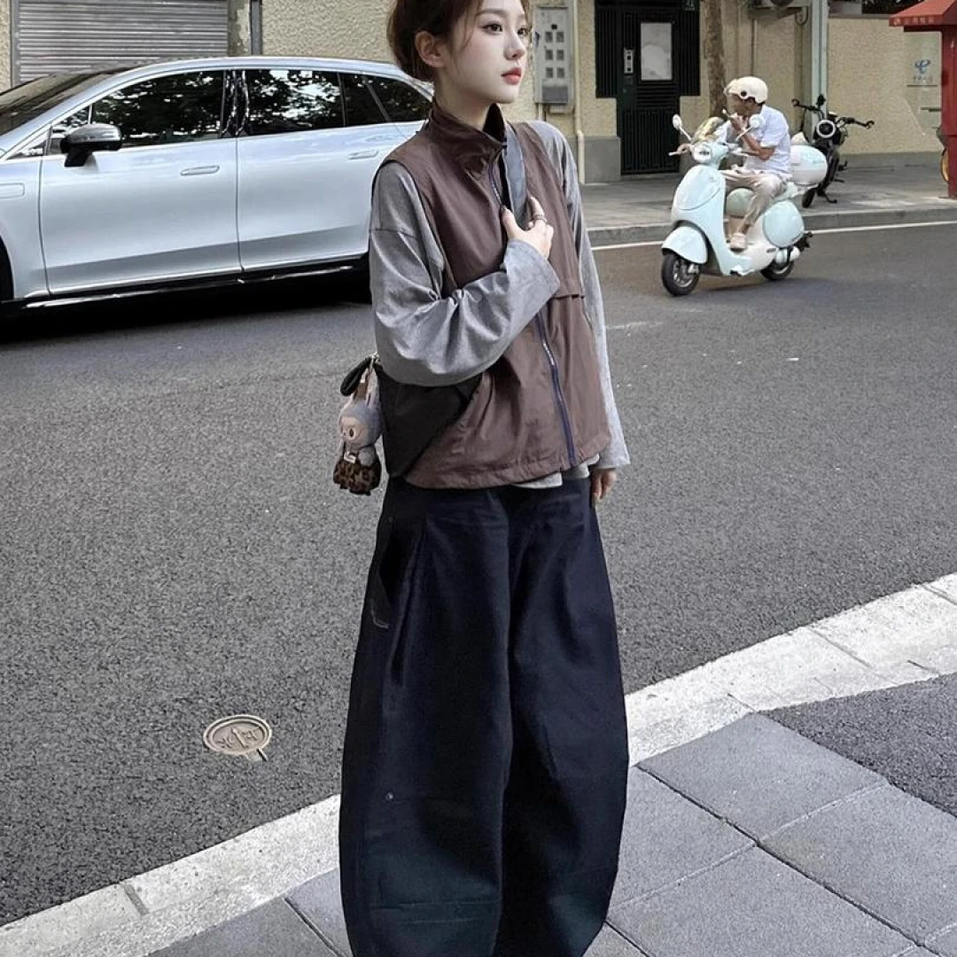 2025早秋新款韩版松弛感穿搭咖色马甲外套叠穿T恤上衣阔腿裤套装