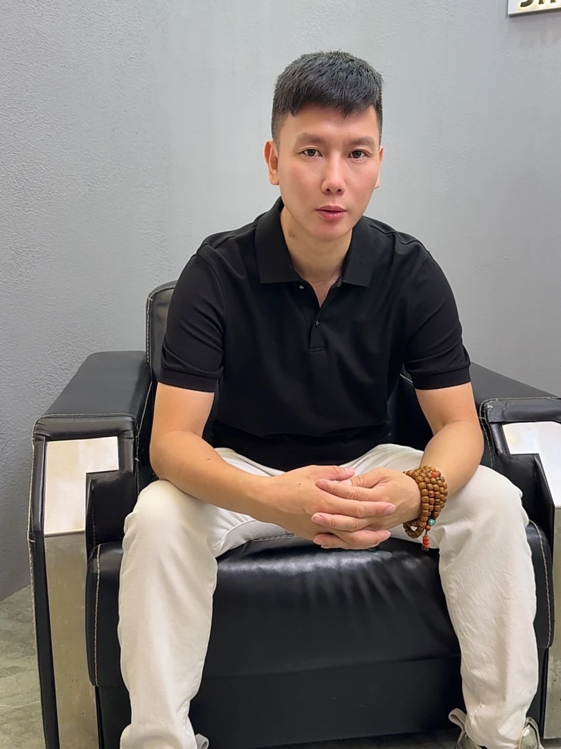 JFT【男儿本色】2025男士新款短袖商务轻奢款夏季纯色翻领休闲上衣