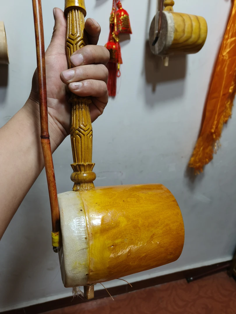 云南滇西北高原木料制作的弦子