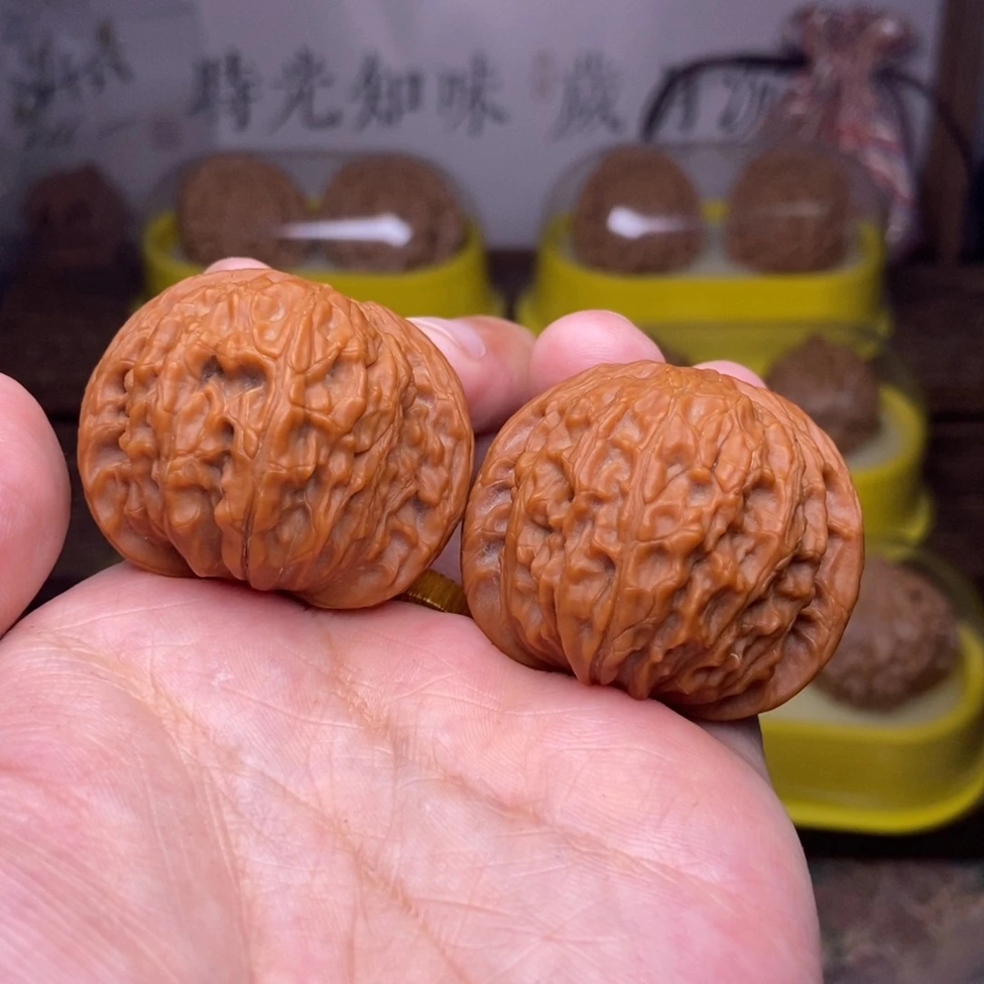 文玩核桃吊坠任****心全品40尺磨盘红皮山地手工底1