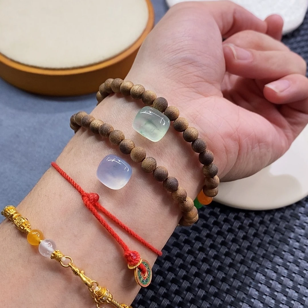 裸石翡翠单个价格，多样性发其一