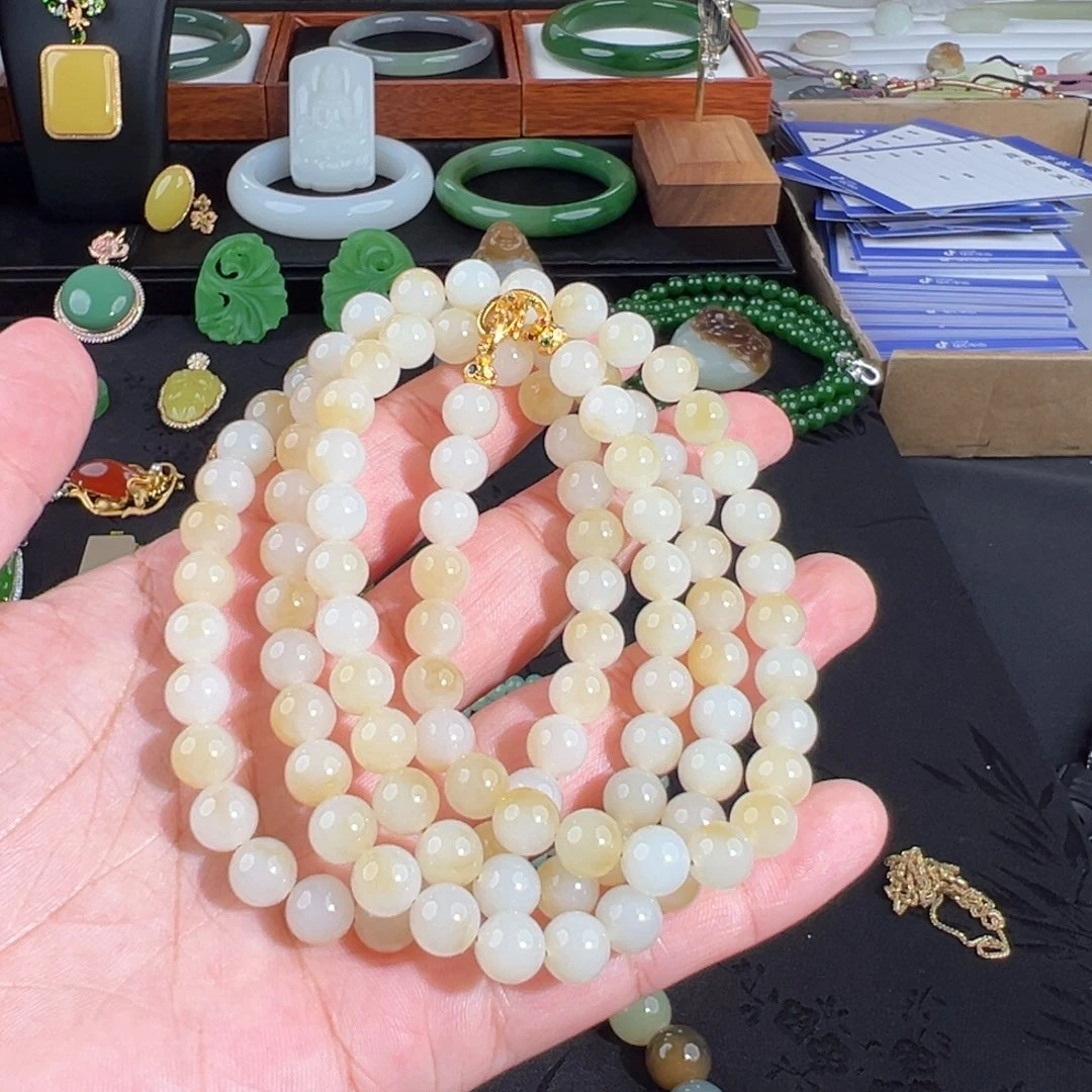 和田玉（糖玉）未镶嵌颈饰新疆且末糖白8mm108珠串