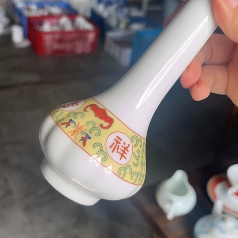 陶瓷蒜头瓶一个陶瓷