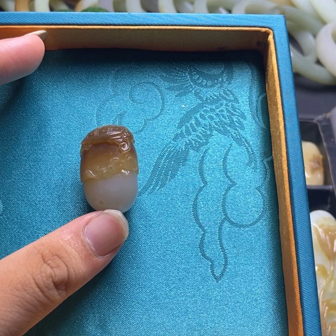 和田玉（糖玉）未镶嵌颈饰