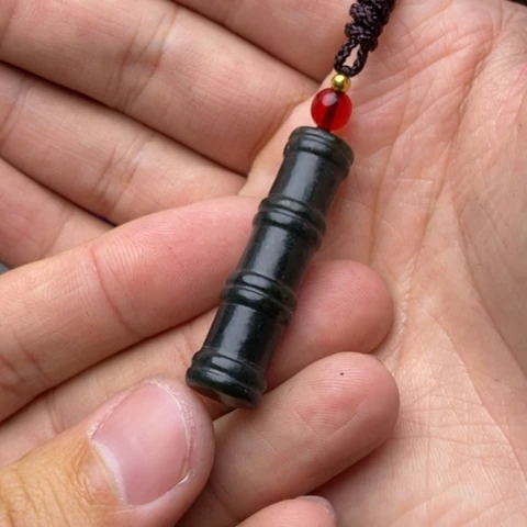 方***饰和田玉未镶嵌颈饰