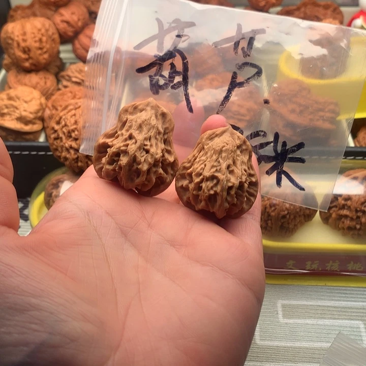 文玩核桃吊坠葫芦