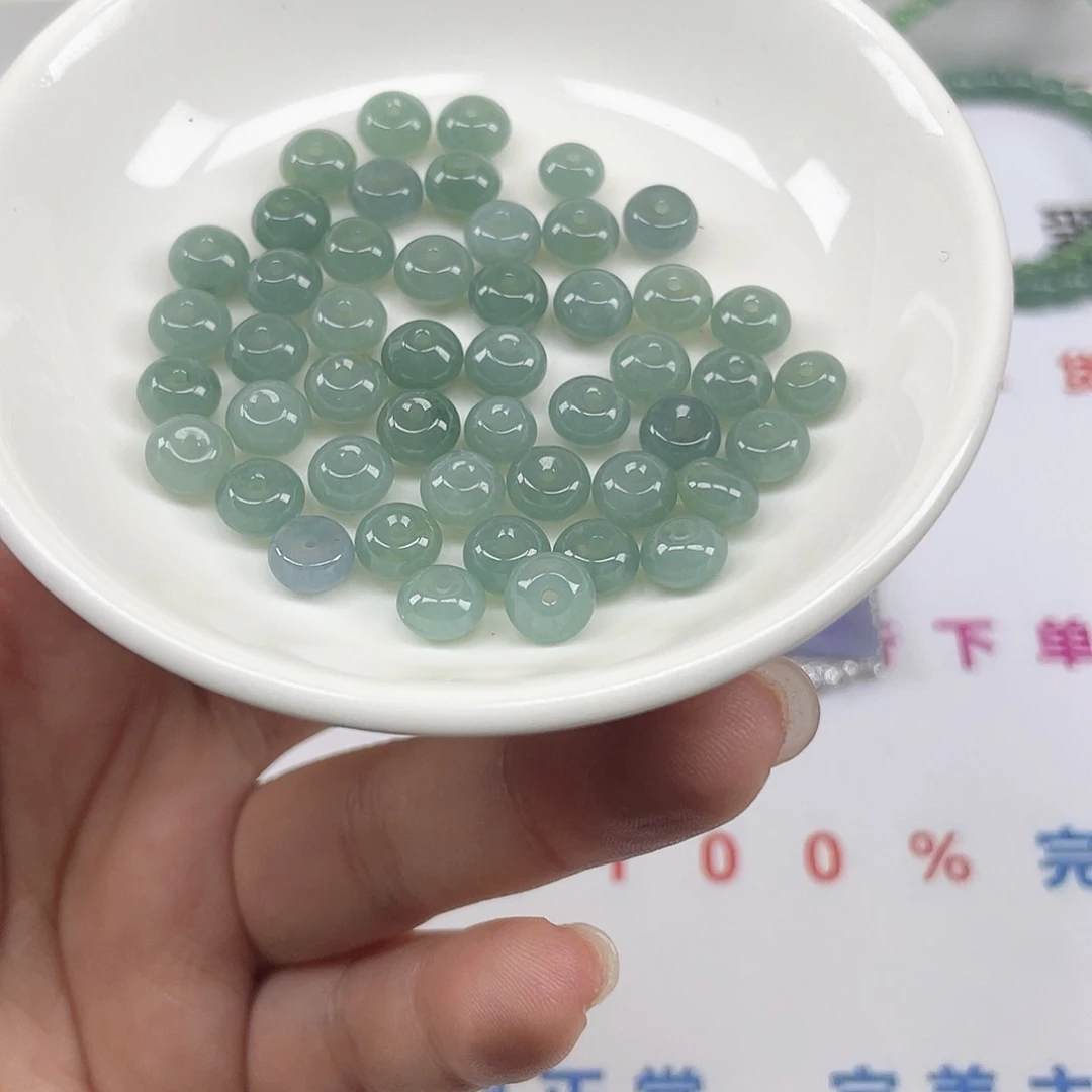 翡翠散珠卡7.1*4.7,48颗