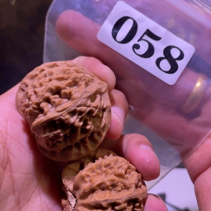 文玩核桃吊坠058宫灯