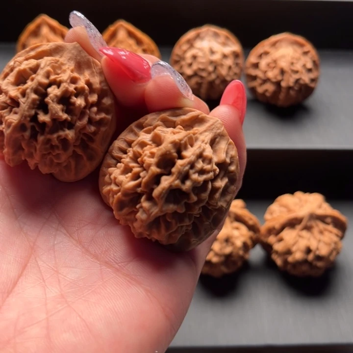 ****发文玩核桃吊坠秦闷