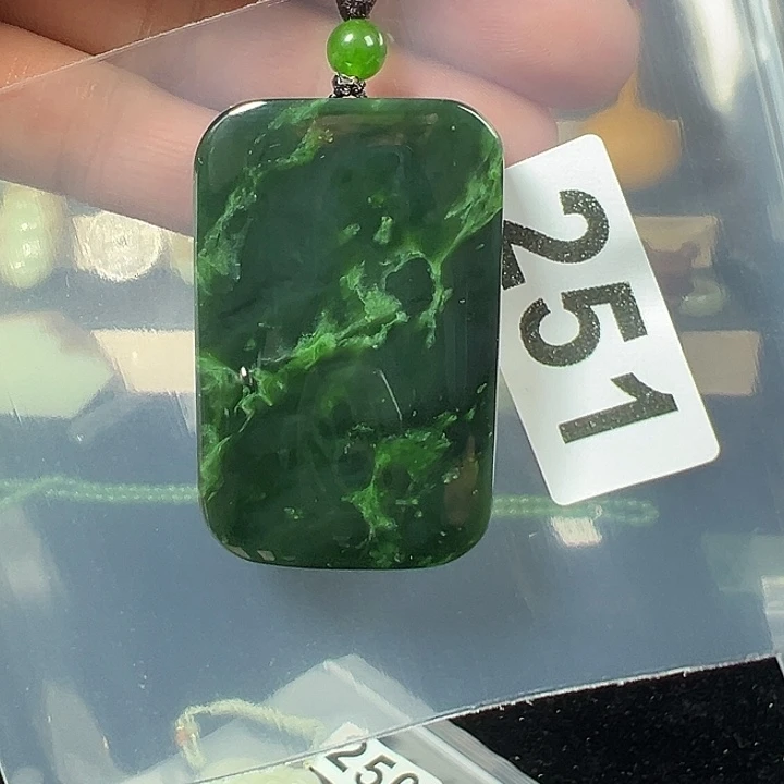 没***闲和田玉未镶嵌颈饰