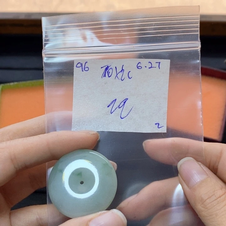 T***忆定制翡翠未镶嵌不退