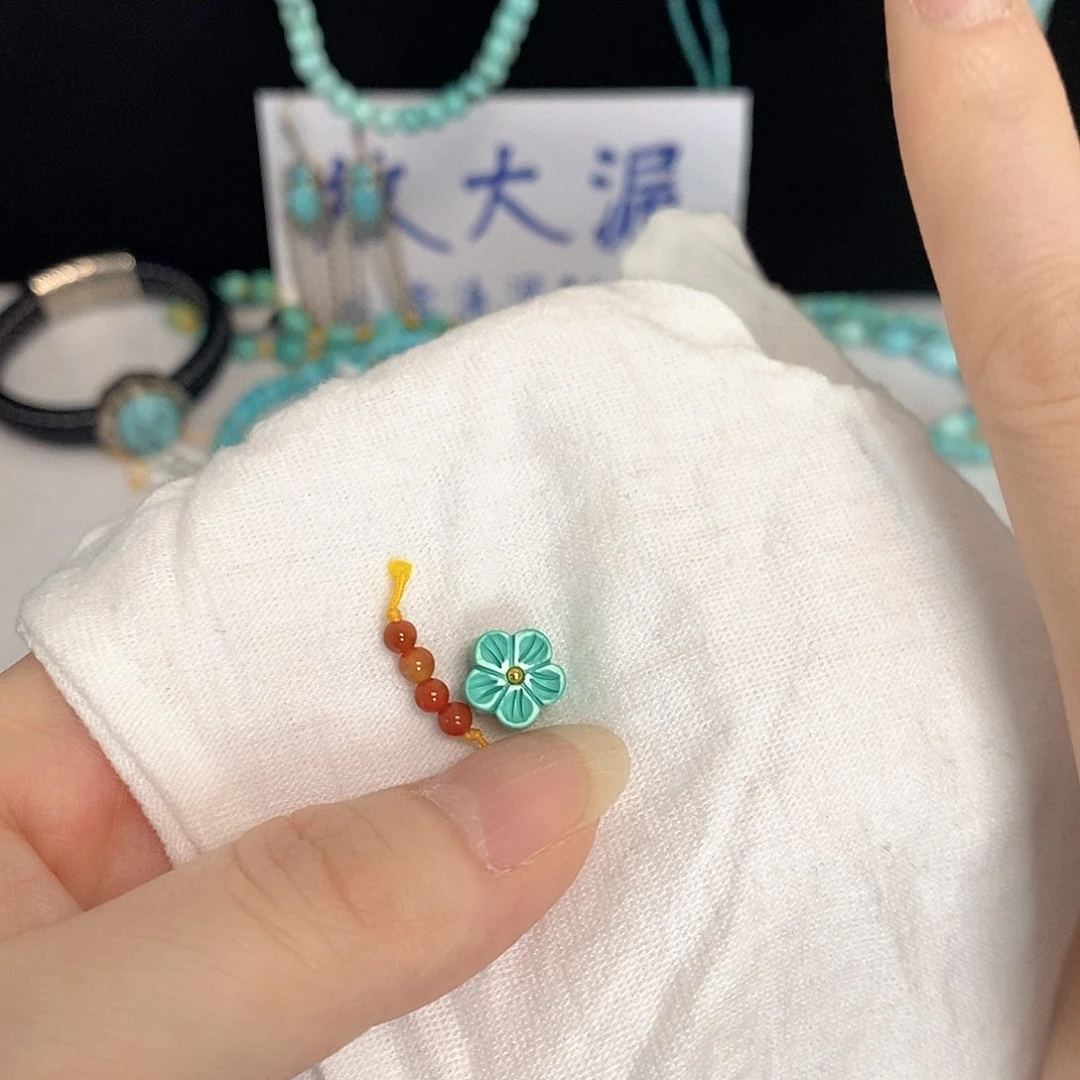 南红玛瑙未镶嵌珠宝奇石